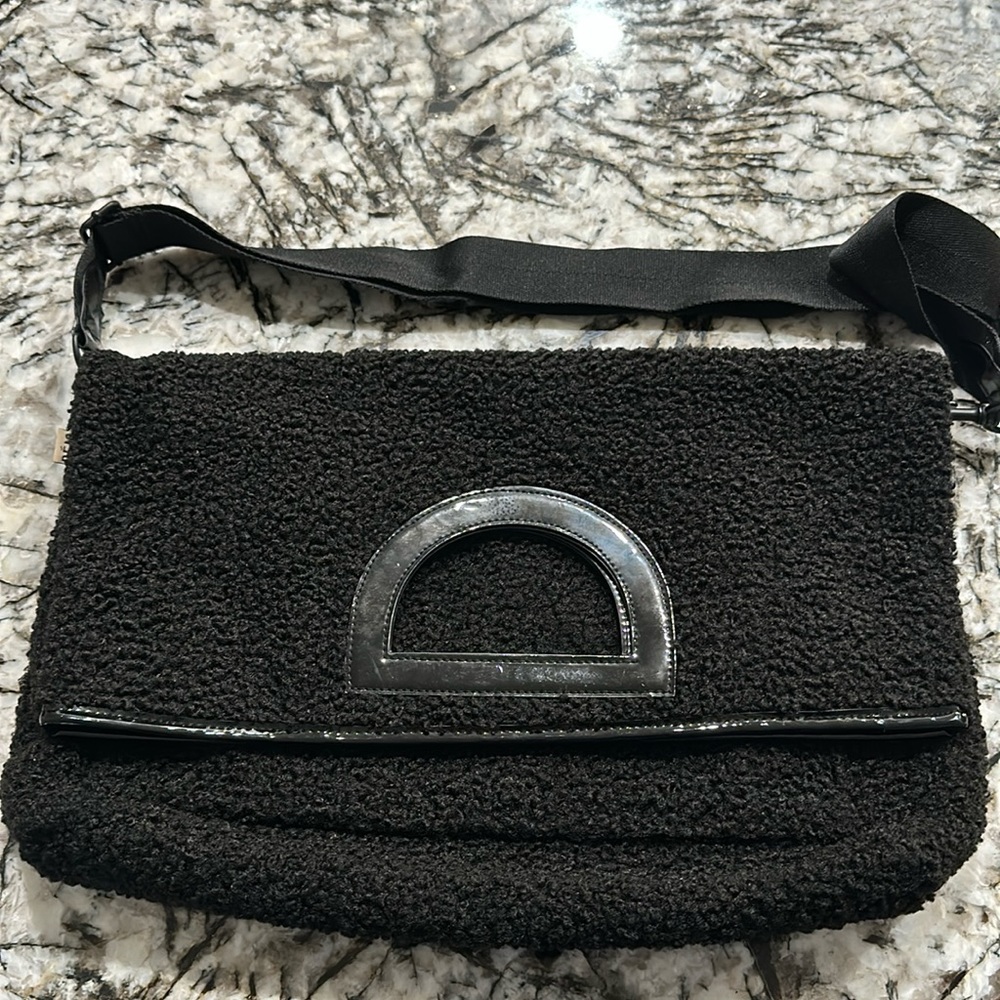 Beis reversible strap shoulder travel bag